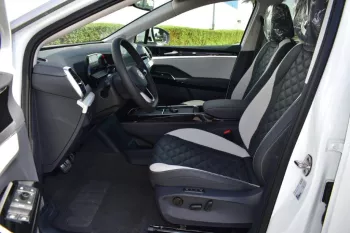 2022 VOLKSWAGEN ID6 CROZZ LITE PRO EV WHITE COLOR