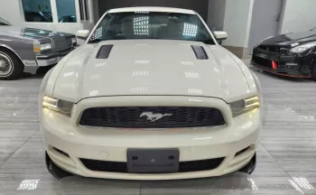 Ford Mustang GT V8 2013 GCC Specs White Color