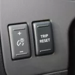 NISSAN NAVARA LE+ 2.5L DIESEL FULL AUTOMATIC 2023 MODEL YEAR WHITE - Thumbnail 8