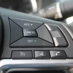 NISSAN NAVARA LE+ 2.5L DIESEL FULL AUTOMATIC 2023 MODEL YEAR WHITE - Thumbnail 11