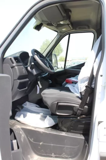 LHD - RENAULT MASTER 2.3L DIESEL PANEL VAN 2023 MODEL YEAR - MANUAL