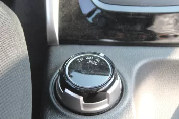 Mitsubishi L200 2.4L DIESEL 4WD 2023 gray