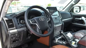 Toyota Land Cruiser VXR 5.7 2021 Model Year