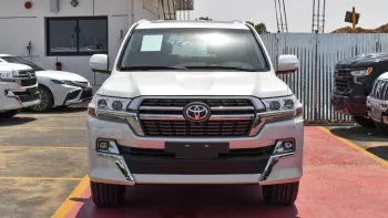 Toyota Land Cruiser VXR 5.7 2021 Model Year