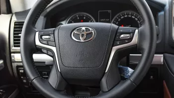 Toyota Land Cruiser VXR 5.7 2021 Model Year