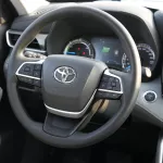 Toyota Highlander Hybrid LE 2.5L 2023 Black Color - Thumbnail 15