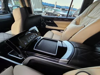 Lexus LX 570 5.7L V8 VIP A/T GRAY COLOR 2021