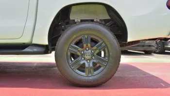 TOYOTA HILUX 2.7L PETROL 2023 MODEL YEAR 4WD LOW OPTION