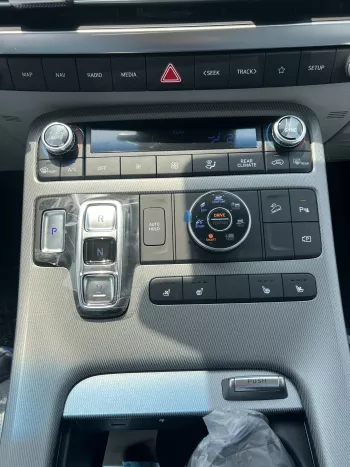 Hyundai Palisade 3.5 L 2023 model 4WD White colour