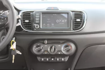 Kia Pegas 1.4l petrol fwd 2023 model year white