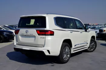 TOYOTA LAND CRUISER 300 VXR V6 4.0L PETROL 2024 MODEL YEAR