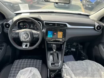 MG ZS STANDARD 2024 MODEL YEAR ORANGE COLOR