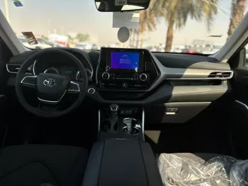 Toyota highlander GLE 2023 Model Year AWD 2.5L