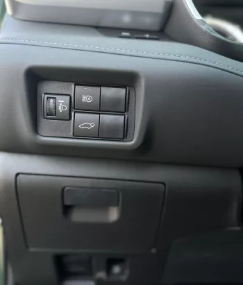 Toyota highlander GLE 2023 Model Year AWD 2.5L