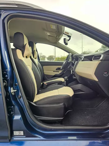 RENAULT DUSTER 2.0L V4 BLUE 2020 MODEL YEAR 