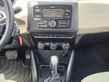  RENAULT DUSTER MID OPTION 2.0L V4 GOLDEN 2020 MODEL YEAR