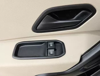  RENAULT DUSTER MID OPTION 2.0L V4 GOLDEN 2020 MODEL YEAR