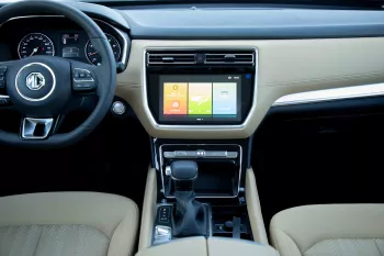 2023 MG RX8 4X2 2.0 STANDARD - White Pearl inside Beige