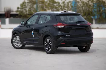 2024 Nissan Kicks 1.6 SV - Black inside Black