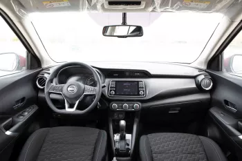 2024 Nissan Kicks 1.6 SV - Black inside Black