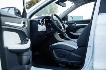 2023 MG ZS 1.3 TROPHY - White inside Beige