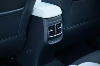 2023 MG ZS 1.3 TROPHY - White inside Beige
