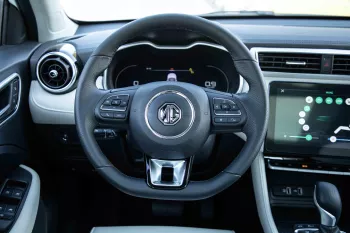 2023 MG ZS 1.3 TROPHY - White inside Beige
