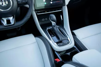 2023 MG ZS 1.3 TROPHY - White inside Beige
