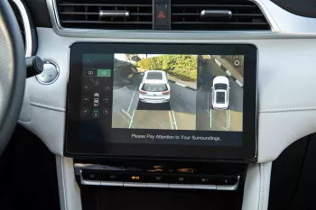 2023 MG ZS 1.3 TROPHY - White inside Beige