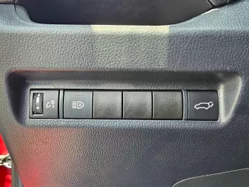 TOYOTA RAV4 XLE FULL OPTION V4 2.5L AWD 2019 MODEL YEAR