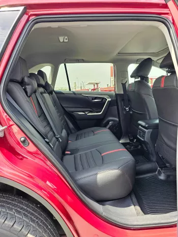 TOYOTA RAV4 XLE FULL OPTION V4 2.5L AWD 2019 MODEL YEAR