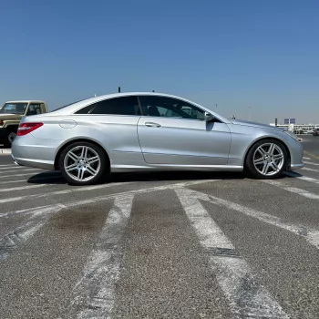 2009 MERCEDES-BENZ E CLASS E550 COUPE SILVER 5.5 L