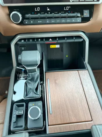 Toyota Tundra V6 Crewmax Limited Turbo 2024 Model Year