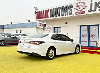 Toyota Camry 2021 Model Year GCC Specs White Color Exterior