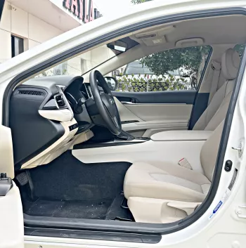 Toyota Camry 2021 Model Year GCC Specs White Color Exterior