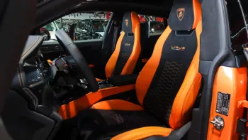 LAMBORGHINI URUS 2021 ORANGE COLOR  FULL OPTION 