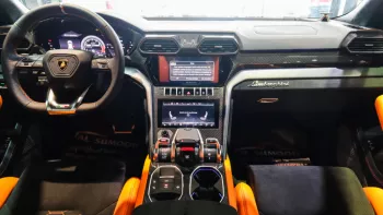 LAMBORGHINI URUS 2021 ORANGE COLOR  FULL OPTION 