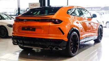 LAMBORGHINI URUS 2021 ORANGE COLOR  FULL OPTION 