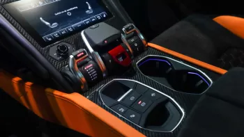 LAMBORGHINI URUS 2021 ORANGE COLOR  FULL OPTION 
