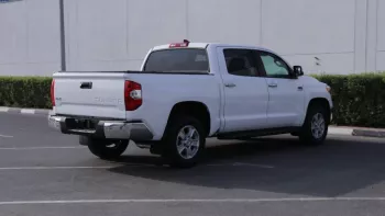 toyota tundra 2021 v8