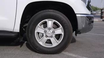 toyota tundra 2021 v8