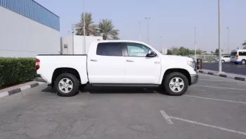 toyota tundra 2021 v8