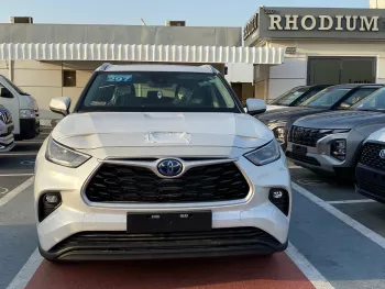 TOYOTA HIGHLANDER 2.5L HYBRID AWD 2023 MODEL YEAR WHITE COLOR