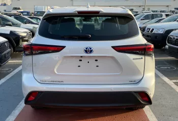 TOYOTA HIGHLANDER 2.5L HYBRID AWD 2023 MODEL YEAR WHITE COLOR