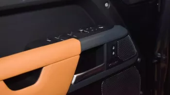 Land Rover DEFENDER X 2023