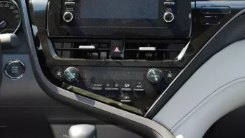 Toyota CAMRY V4 SE 2022