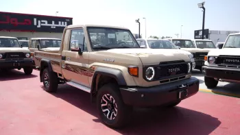 TOYOTA LAND CRUISER PICKUP SC 4.0L AUTOMATIC 2024 MODEL YEAR