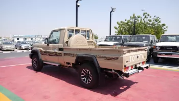 TOYOTA LAND CRUISER PICKUP SC 4.0L AUTOMATIC 2024 MODEL YEAR