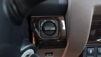 TOYOTA LAND CRUISER PICKUP SC 4.0L AUTOMATIC 2024 MODEL YEAR