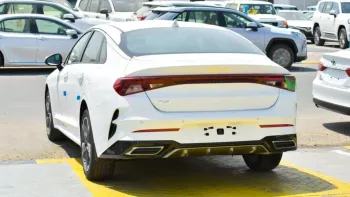 Kia K5 FWD 2022 V4